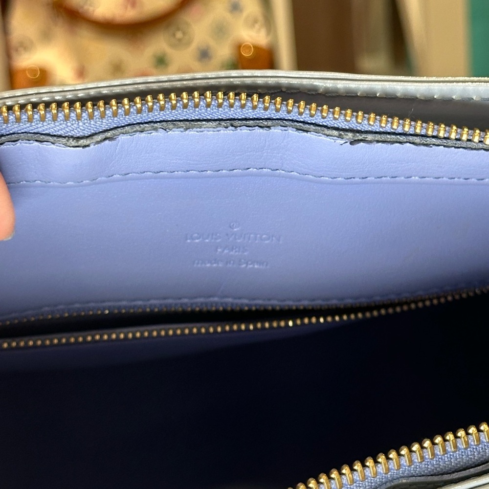 Louis Vuitton Periwinkle Monogram Vernis Houston - Picture 13 of 16